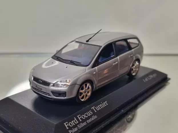 Minichamps Ford Focus 2004 1:43 084012