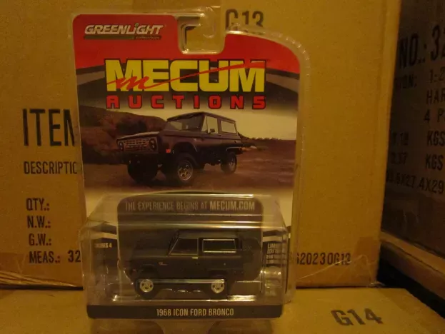 Greenlight Ford Bronco 1968 1:64 37190B
