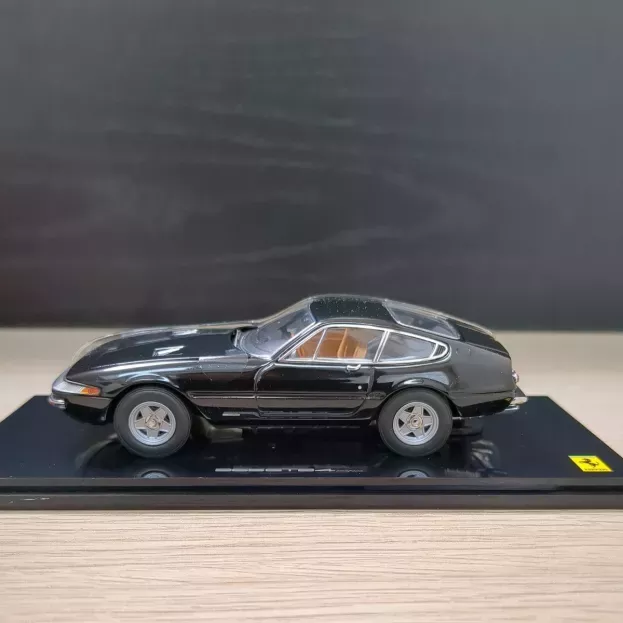 Kyosho Ferrari 365 Gtb 4 1-series Aerly Version 1969 With Openings 1:43 05051BK