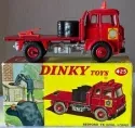 DINKY TOYS 425. BEDFORD TK COAL LORRY c/w SACKS & SCALES IN BOX . NEAR MINT