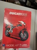 Minichamps Ducati Ducati 999 Versione Stradale 2003 Red 1:12 122120200