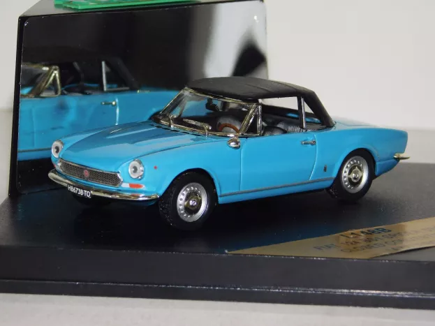 Vitesse Fiat 124 Bs1 Sport Spider 1966 1:43 L148B