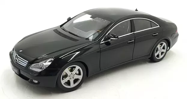 Kyosho Mercedes Cls-class Cls500 2004 1:18 08401BK