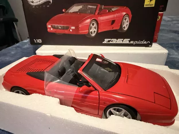 Hot Wheels Ferrari F355 Spider 1994 1:18 25733