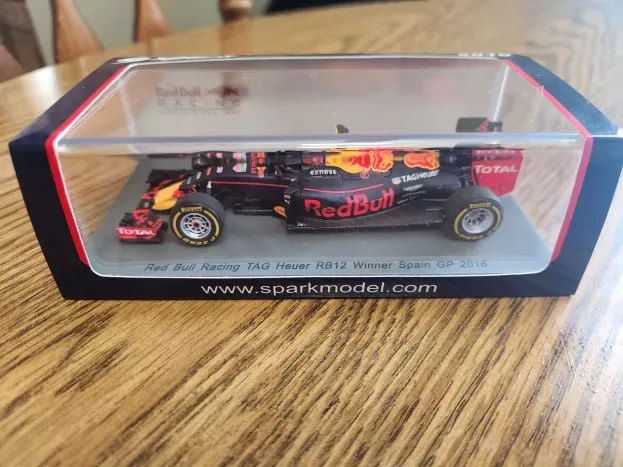 Spark Red Bull F1 Rb12 Tag Heuer N 33 Winner Spanish Gp 2016 Max Verstappen 1:43 S5019