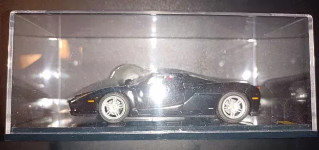Kyosho Ferrari Enzo 2002 With Openings 1:43 05001BK