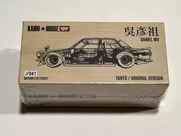 Mini-GT Datsun 510 Kaido House 1972 1:64 KHMG041