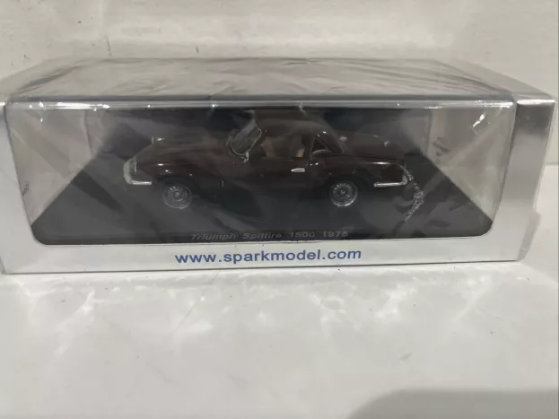 Spark Triumph 1500 Spitfire Coupe 1975 1:43 S1399