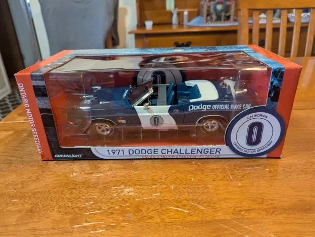 Greenlight Dodge Challenger R t Cabriolet N 0 Offical Pace Car Ontario Motor Speedway 1971 1:18 12871