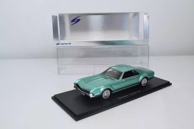 Spark Oldsmobile Toronado 1966 1:43 S2952