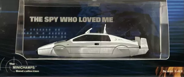 Minichamps Lotus Esprit S1 Submarine 007 James Bond 1:43 400135270