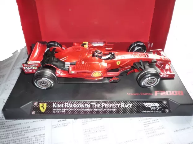 Hot Wheels Ferrari F1 F2008 N 1 The Perfect Race Pole Position Fastest Lap Winner Spanish Gp 2008 Kimi Raikkonen 1:18 L8780