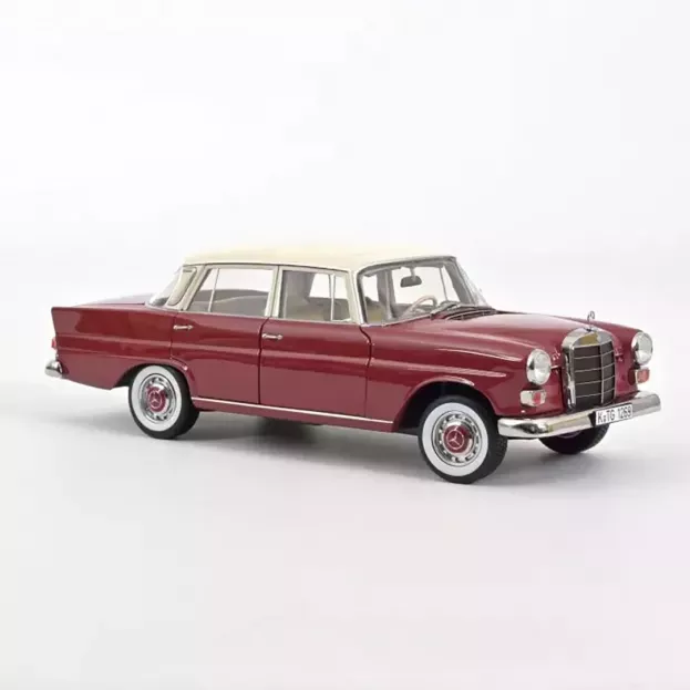 Norev Mercedes 200 w110 1966 1:18 183706