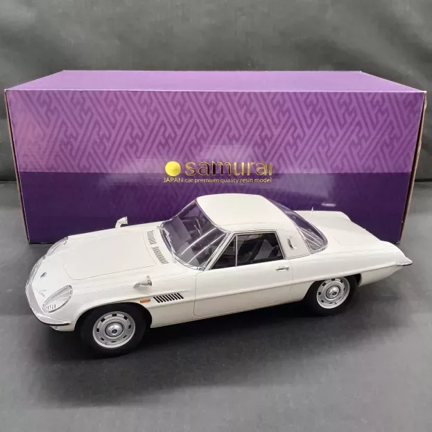 Kyosho Mazda Cosmo Sport 1967 1:18 KSR12004W