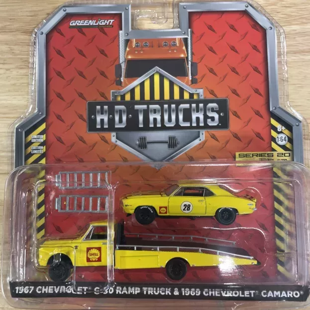 Greenlight Chevrolet C-30 Ramp Truck Carro Attrezzi Wrecker Road Service 1967 + Camaro N 28 Coupe Shell 1969 1:64 33200A