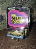 CHASE 1971 Dodge Challenger 340 Gold The Mod Squad 1:64 Scale Greenlight 44940A