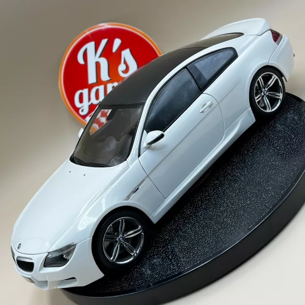 Kyosho Bmw 6-series M6 Coupe E63 2005 1:18 08703W