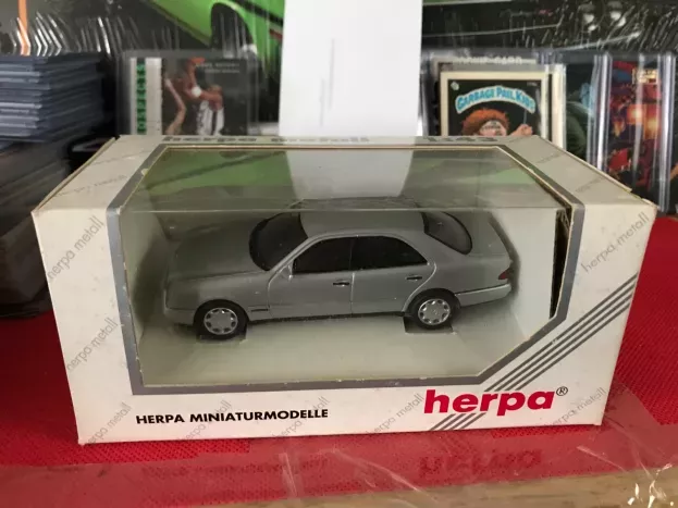 Herpa Mercedes E-class E280 Elegance 1999 1:43 70348