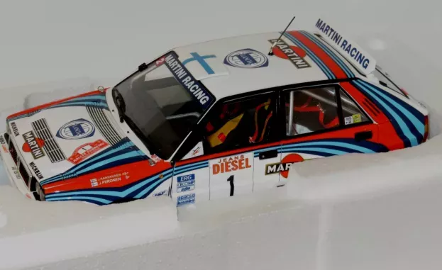 Kyosho Lancia Delta Hf Integrale Team Martini Racing N 1 Rally Sanremo 1992 J.kankkunen J.piironen 1:18 08348D
