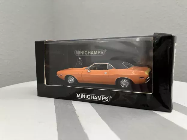 Minichamps Dodge Challenger R t 1970 1:43 400144701