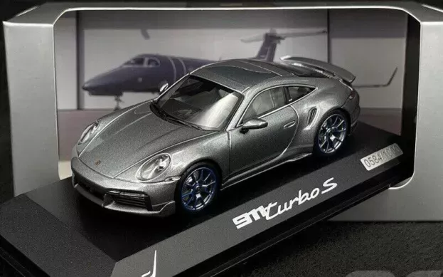 Minichamps Porsche 911 992 Turbo S Coupe 2020 Exclusive Embraer 1:43 WAP0209130NTSE