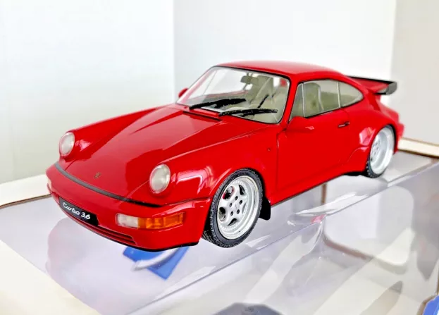 Solido Porsche 911 964 Turbo 3.6 Coupe 1991 1:18 1803402