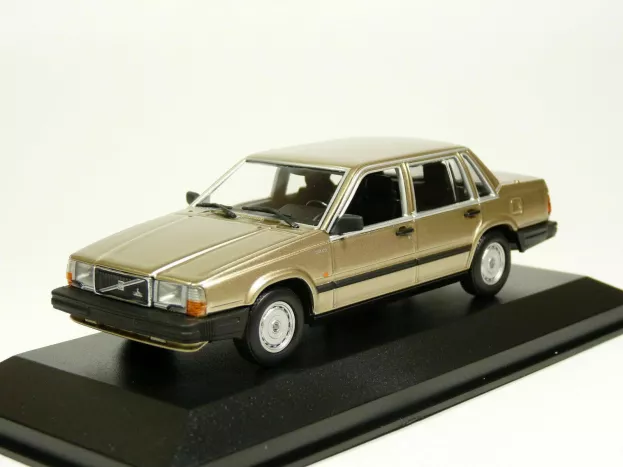 Minichamps Volvo 740 Gl 1986 1:18 940171702