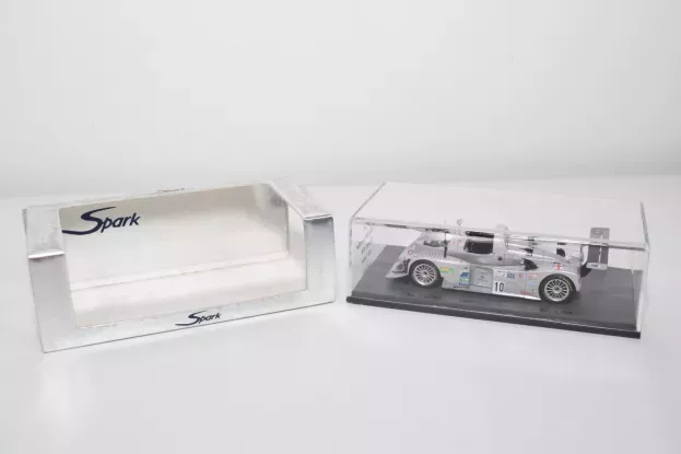 Spark Lola B2k 10b Caterpillar Diesel N 10 24h Le Mans 2004 1:43 S0031
