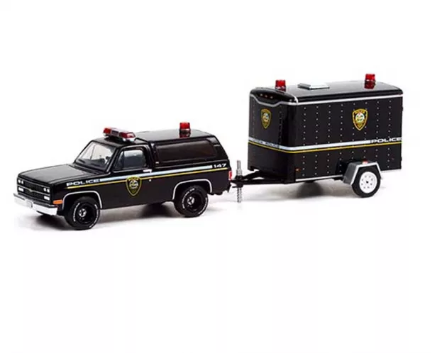 Greenlight Chevrolet K5 Blazer Utica New York Police With Trailer 1990 1:64 32220D