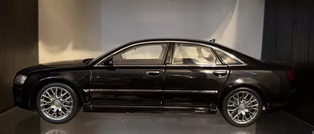 Kyosho Audi A8 4.2 Tdi 2006 1:18 09211BK