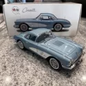 AUTOart 71146 1958 Chevrolet Corvette C1 1:18 Die-cast Model Silver Blue