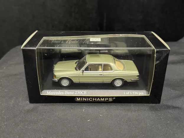 Minichamps Mercedes 230 Ce Coupe 1977 1:43 32225