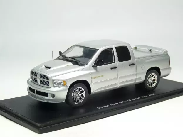 Spark Dodge Ram Srt-10 Quad Cab Pick-up 2005 1:43 S0861