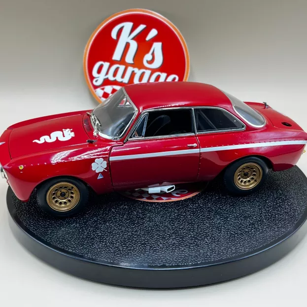 Minichamps Alfa Romeo Gta 1300 Junior 1972 1:18 100120500