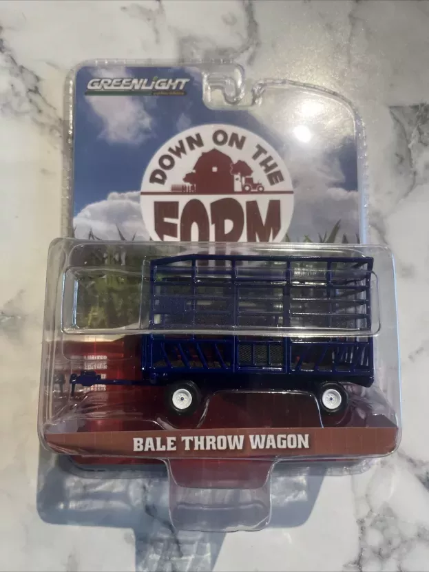 Greenlight International Harvester Bale Throw Wagon Trailer 1960 1:64 48020F