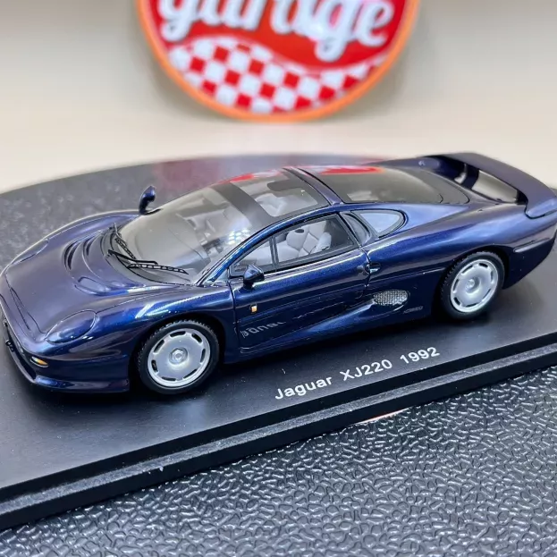 Spark Jaguar Xj220 1992 1:43 S0767