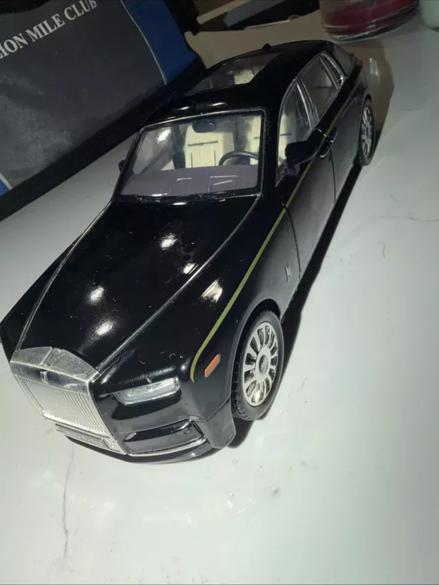 Kyosho Rolls Royce Ghost 2011 1:18 08802EW