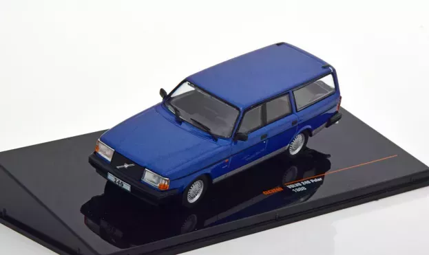 IXO Models Volvo 240 Polar 1988 1:43 CLC324N