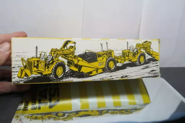 NZG Caterpillar Cat627 Push-pull 1:50 127