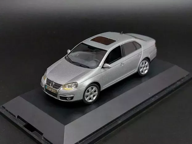 Schuco Volkswagen Jetta 2.0 Tdi 1:43 826905107