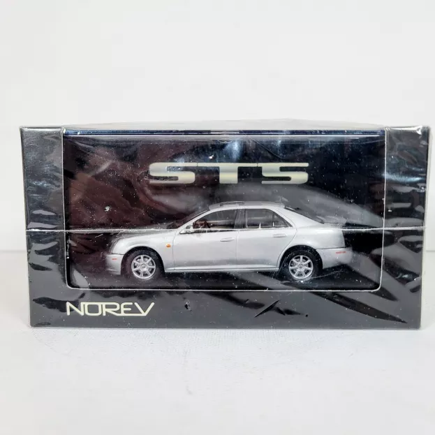 Norev Cadillac Sts 1:43 910015