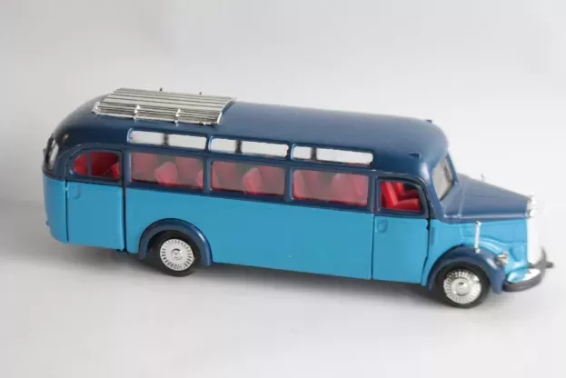 NZG Mercedes Omnibus O-3500 1:43 218