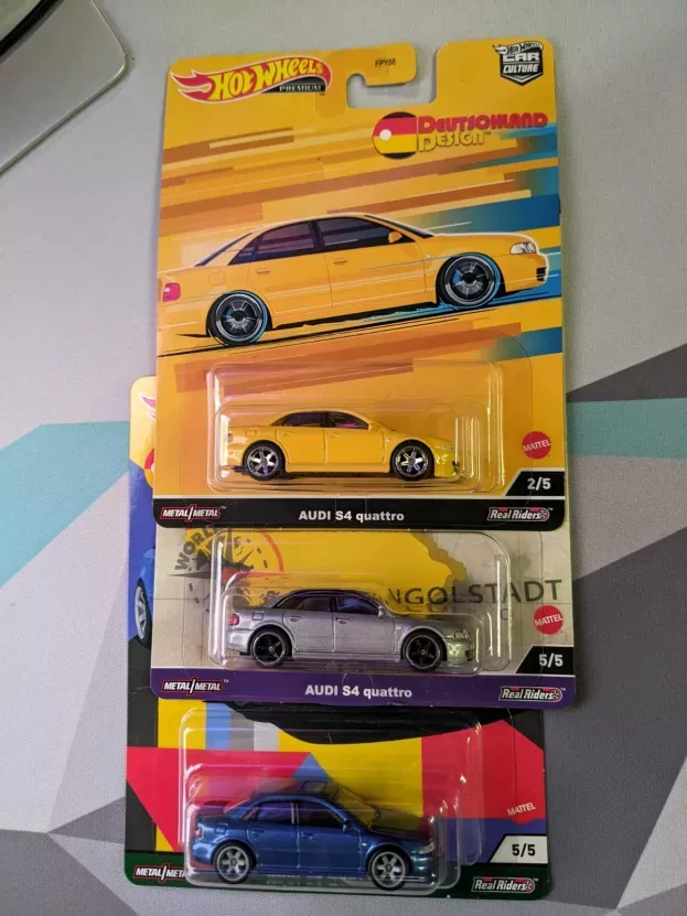Hot Wheels Audi A4 S4 2.7 Biturbo B5 2000 1:64 GRJ69