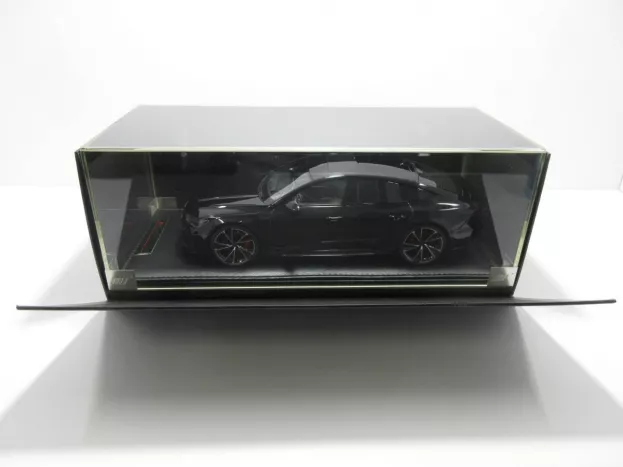 Motorhelix Audi A7 Rs7 2020 1:18 MH007BM