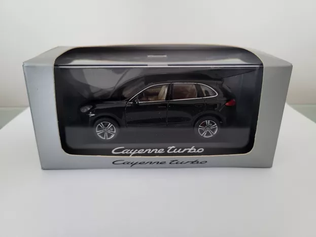 Minichamps Porsche Cayenne Turbo 2010 1:43 WAP0200050B