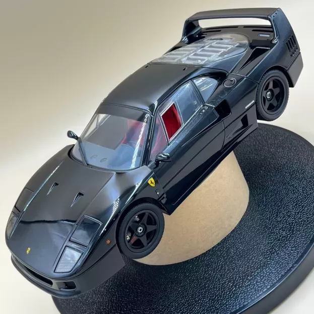 Kyosho Ferrari F40 Light Weight Version Hi-end Model 1987 1:18 08414BK