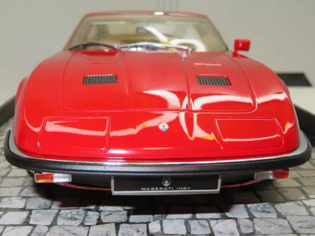 Minichamps Maserati Indy 1970 1:18 107123120