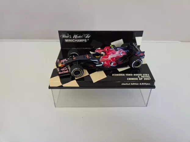 Minichamps Toro Rosso F1 Str2 N 19 Chinese Gp 2007 S.vettel With Rain Tyres 1:43 400070119