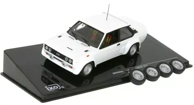 IXO Models Fiat 131 Abarth N 0 Rally Spec 1978 With 2x Set Wheels And Tyres 1:43 MDCS028