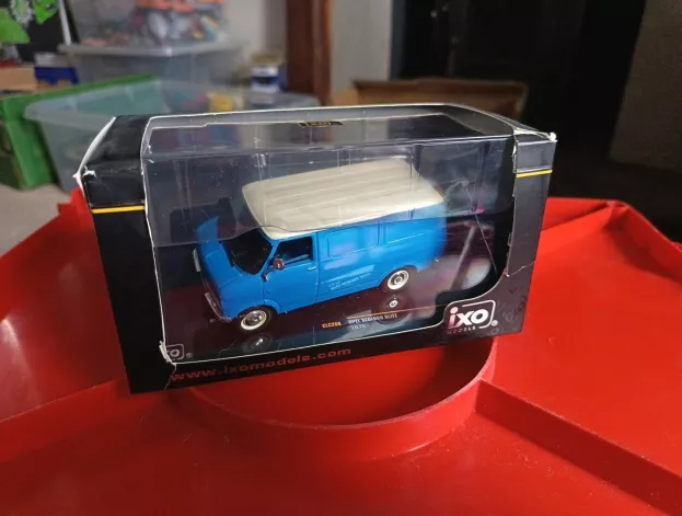 IXO Models Opel Bedford Blitz Van 1975 1:43 CLC266